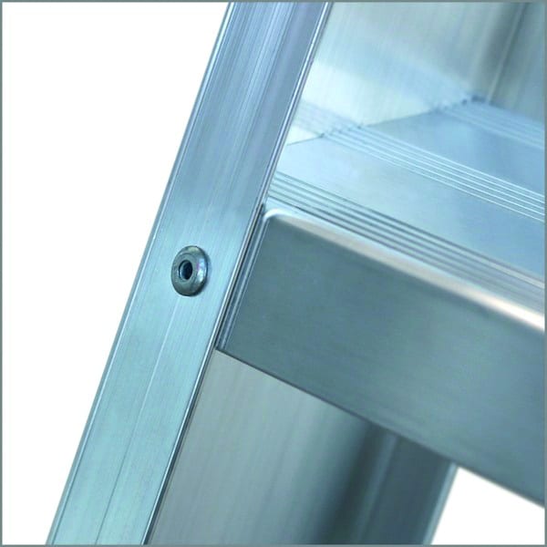 Detalle Escalera de aluminio de doble subida