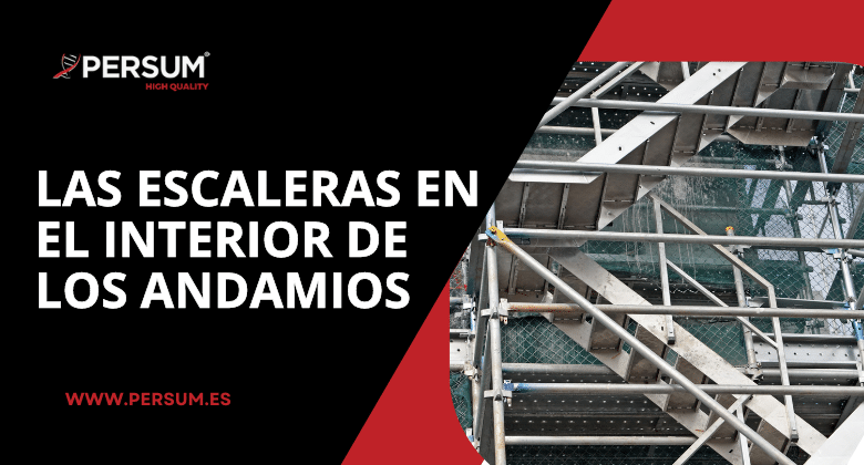Las escaleras en el interior de los andamios
