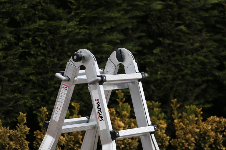 Primer plano de la escalera telescópica Aquiles